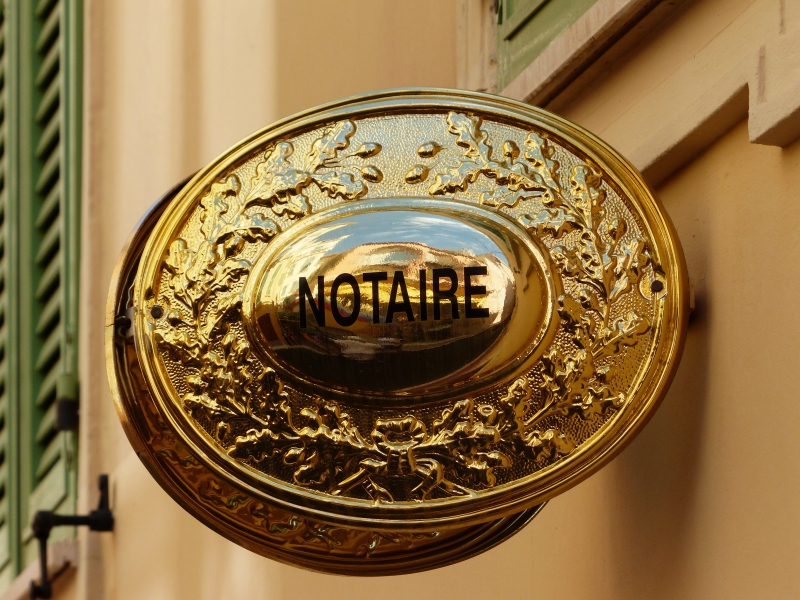 notaire-LE BAR SUR LOUP-min_advertising-golden-metal-money-lighting-brass-1013060-pxhere.com